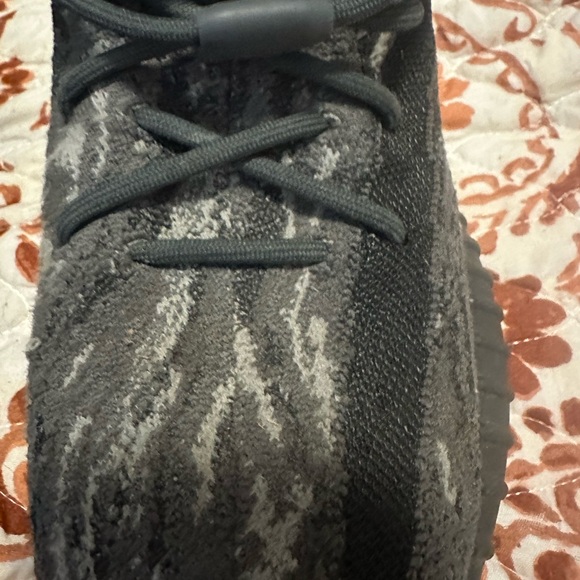 Yeezy Boost - Picture 13 of 14